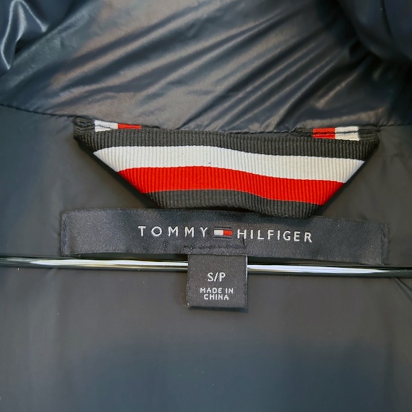 Tommy Hilfiger Unisex Color Block puffer coat Size Small (Ladies Large) - Picture 5 of 16